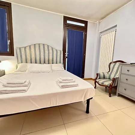 Beautiful Loft Near The Station Apartment