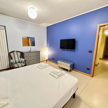 Beautiful Loft Near The Station Turyn