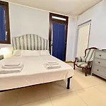 Beautiful Loft Near The Station Lejlighed